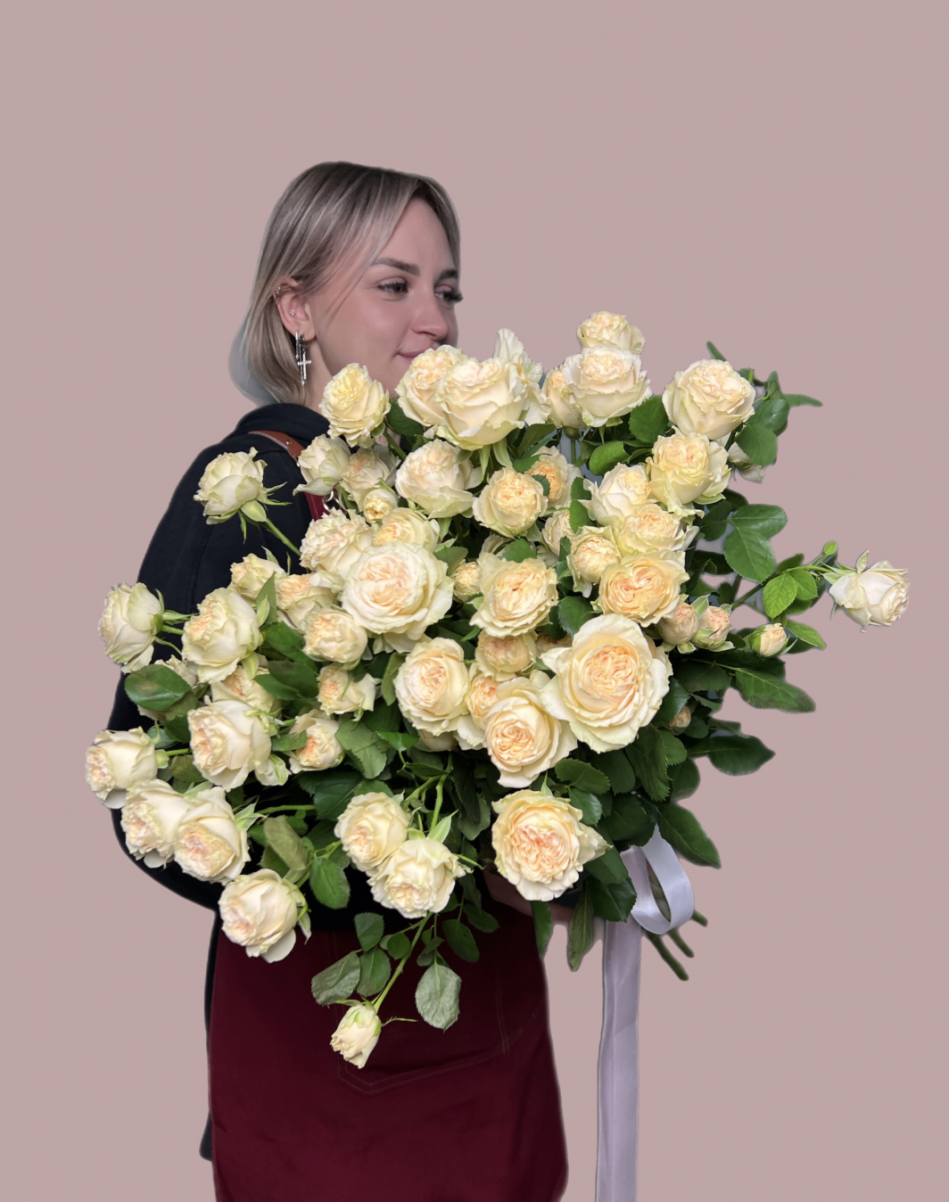 Монобукет из 15 кустовых пионовидных роз